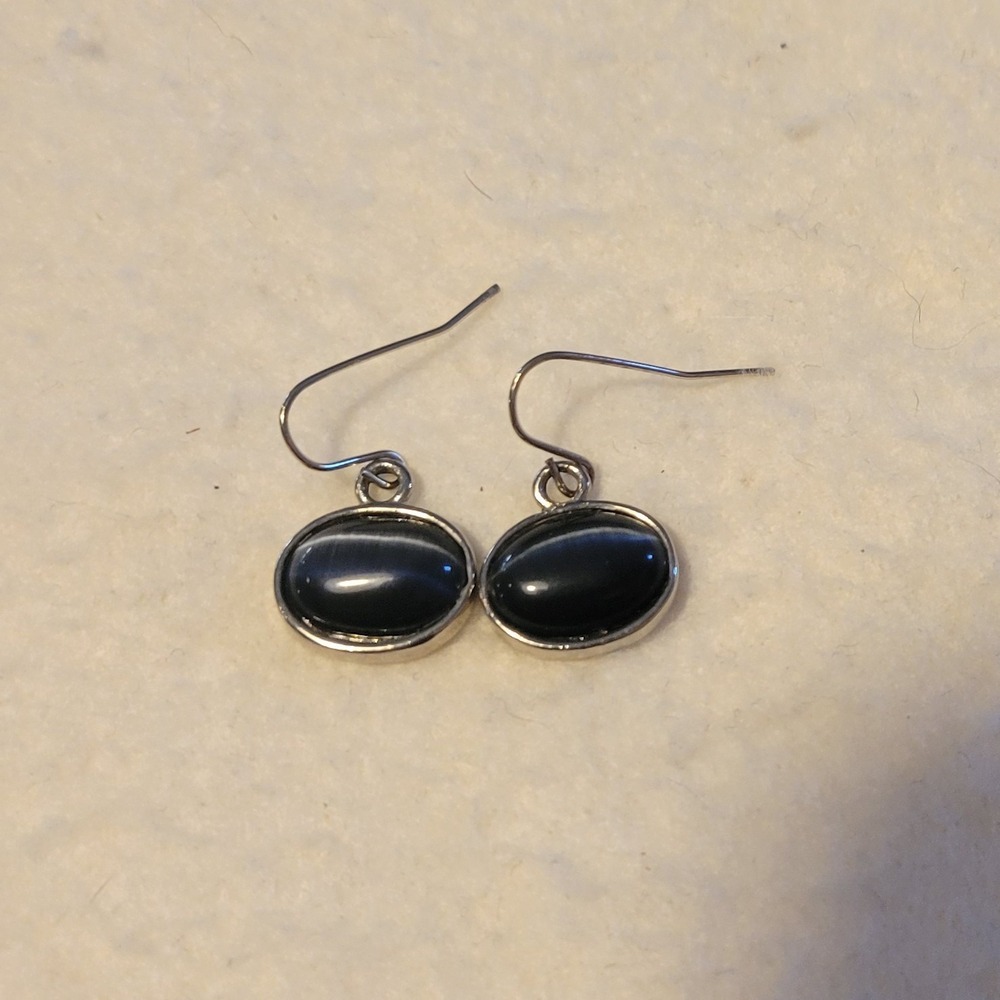 Vintage Unsigned Black Cats Eye Silver Tone French‎ Hook Nearly 1" Earrings